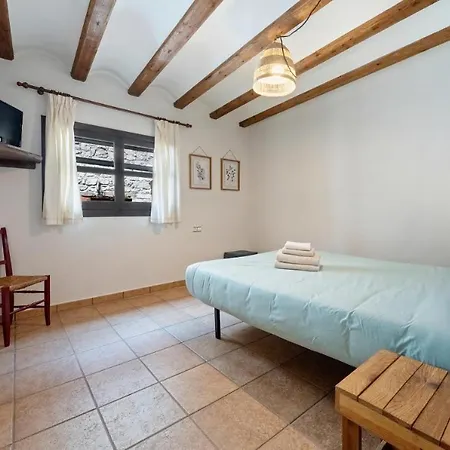 Cal Tous, La Socarrimada Farm stay