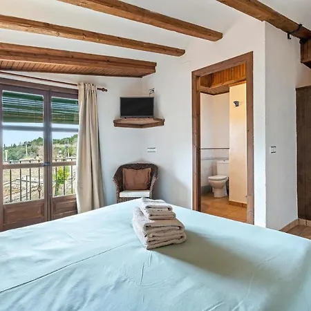 Cal Tous, La Socarrimada Farm stay *
