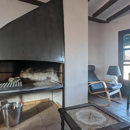 Cal Tous, La Socarrimada Farm stay *